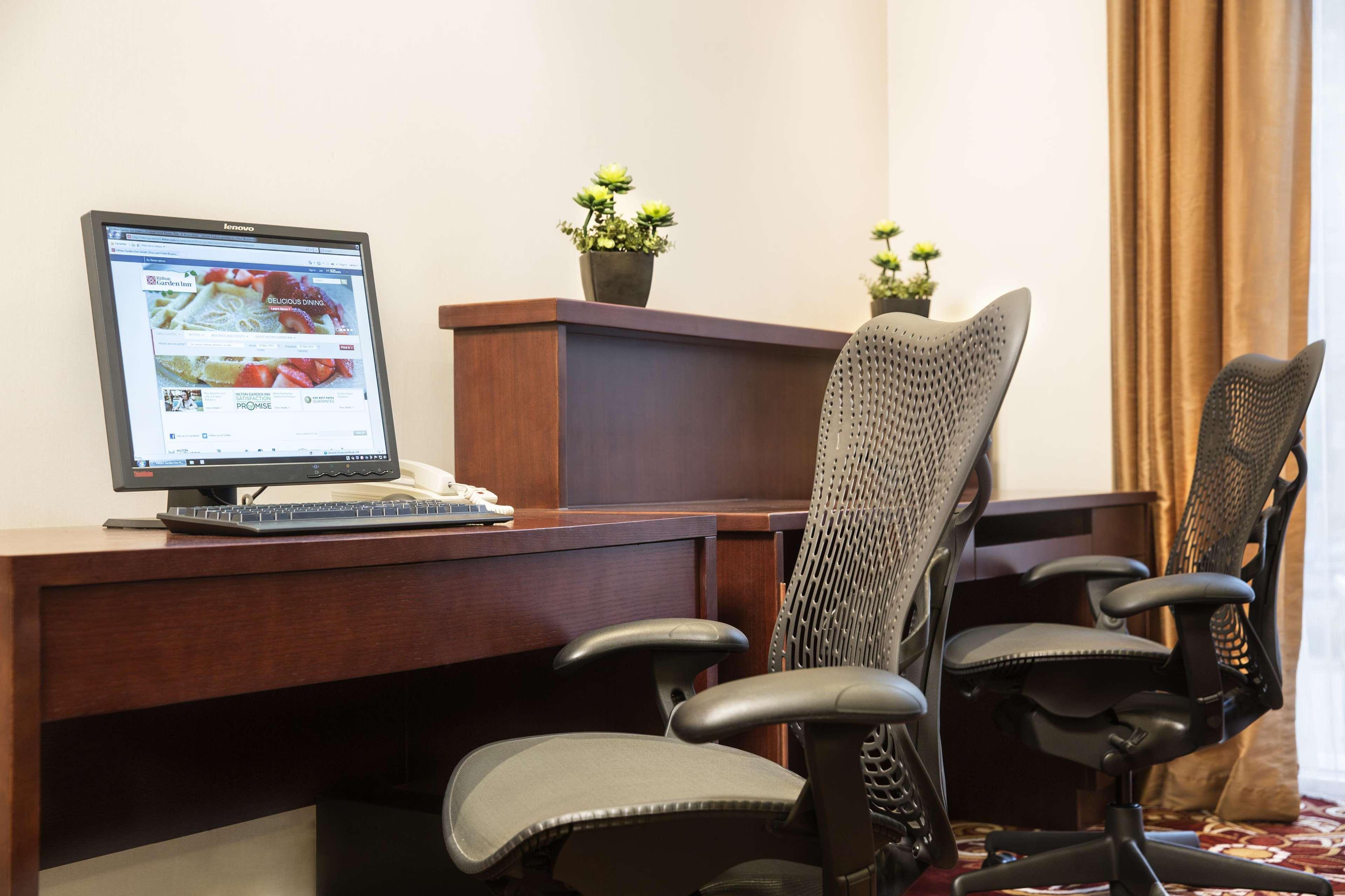 Hilton Garden Inn Hanoi Dış mekan fotoğraf