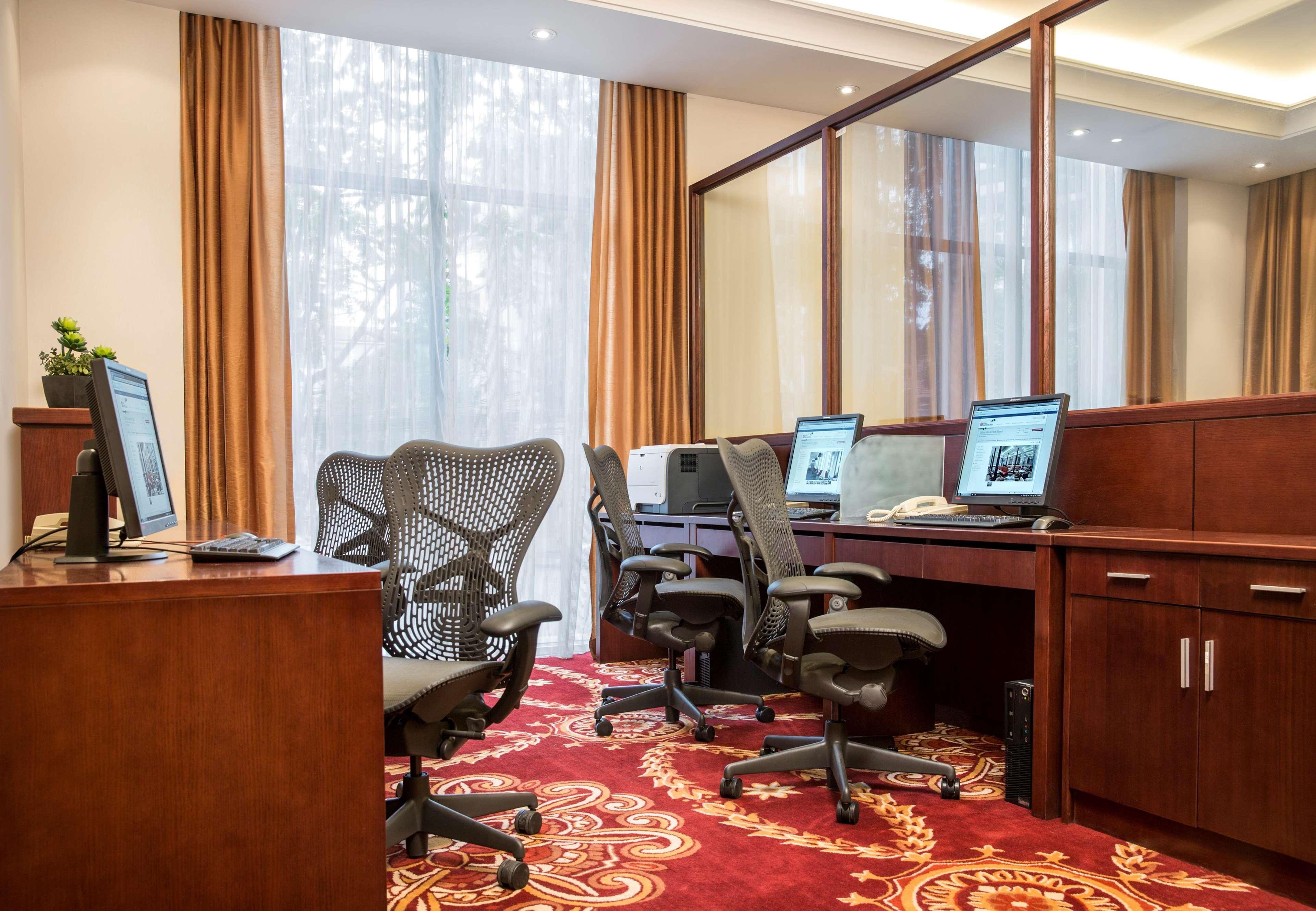 Hilton Garden Inn Hanoi Dış mekan fotoğraf
